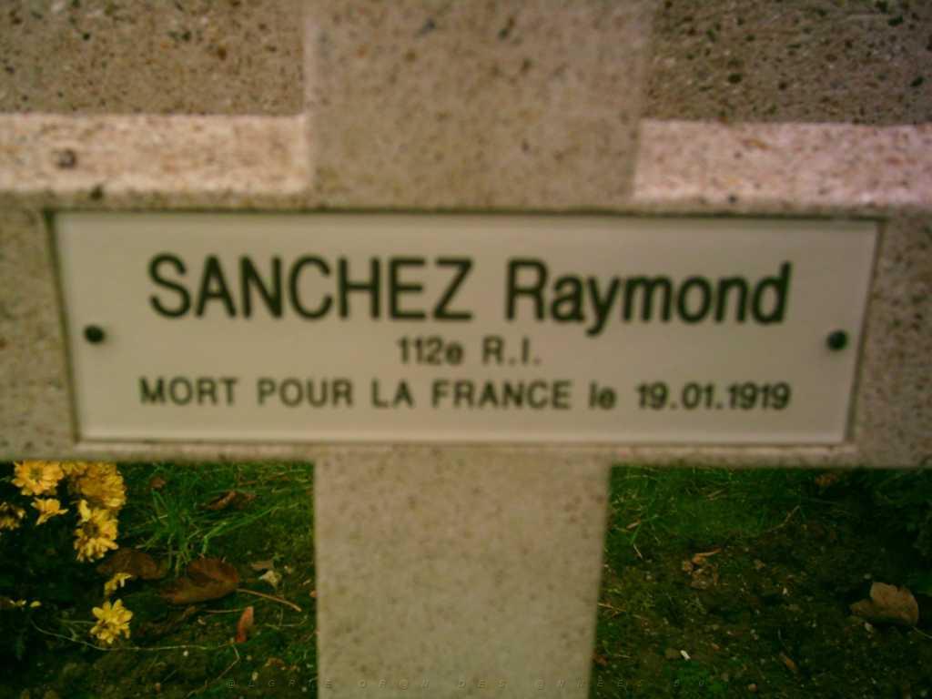 SANCHEZ RAYM0ND MORT POUR LA FRANCE CIMETIERE DE BAGNEUX PARIS 2.jpg
